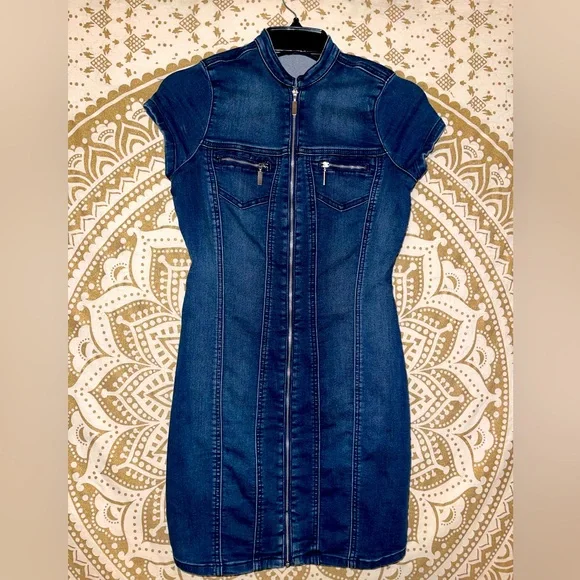 “GUESS” LADIES DARK WASHED ZIP-UP DENIM DRESS…SIZE XS (US) - Picture 8 of 8